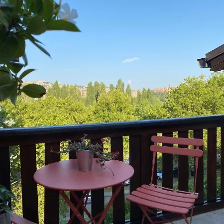 Delizioso Sul Verde Con 3 Da Letto Appartement